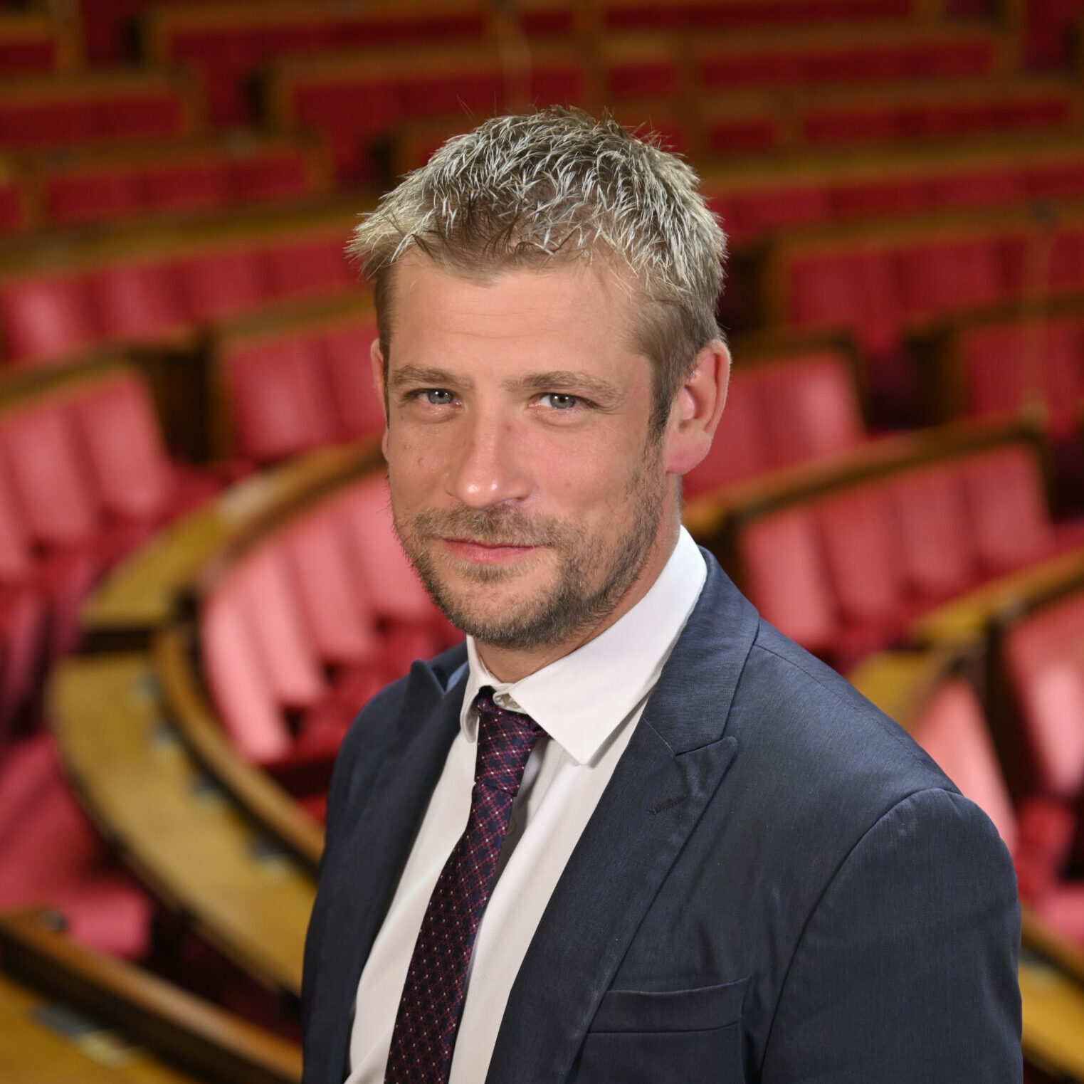 08 juillet 2024 : M. Romain Eskenazi, député de la 7e circonscription du Val-d'Oise (95), dans l’hémicycle. XVIIe législature